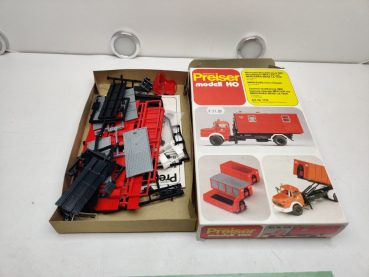 Preiser H0 / 1:87 / 1116 Wechselaufbaufahrzeug WAF Feuerwehr / Bausatz / OVP