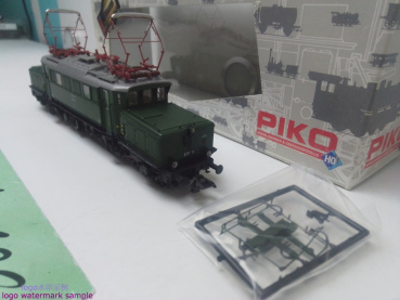 PIKO H0 AC 51290  Elektro-Güterzuglok E93 / Grün / DB / DCC-Decoder / OVP