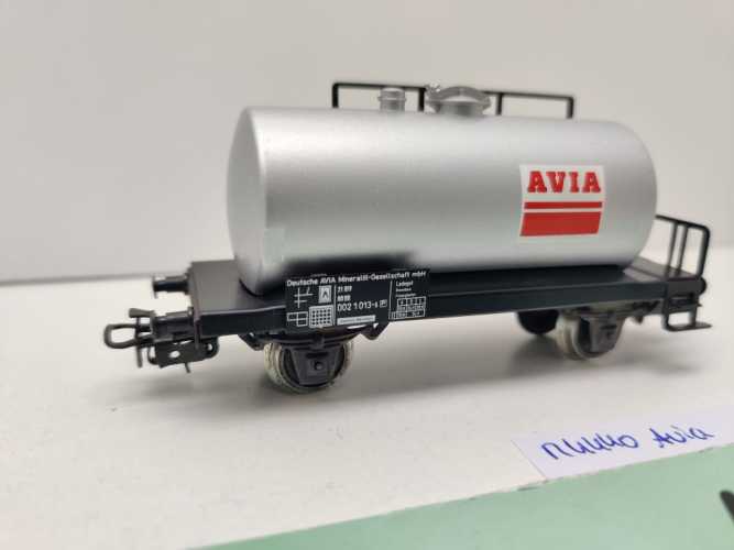 Primex H0 AC 2702 Kesselwagen "AVIA" Zk / Kessel silber / DB