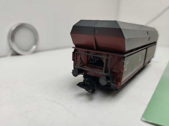Roco H0 AC 614 284 / vierachsiger Großraum-Selbstentladewagen / NEM / DB / Ladegut Kohle