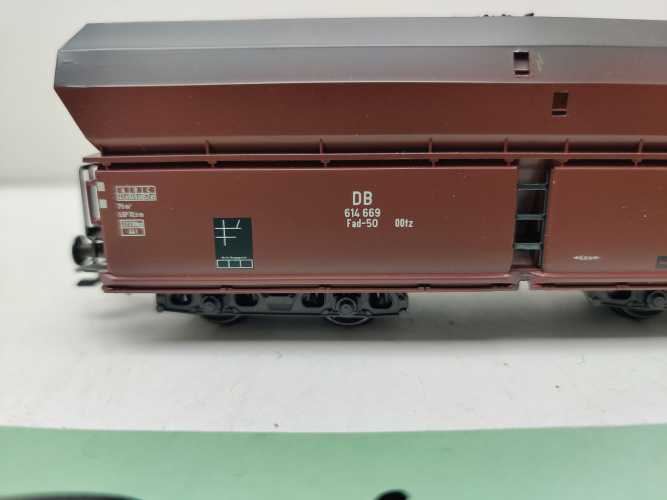 Roco H0 AC 614 669 / vierachsiger Großraum-Selbstentladewagen / NEM / DB / Ladegut Kohle