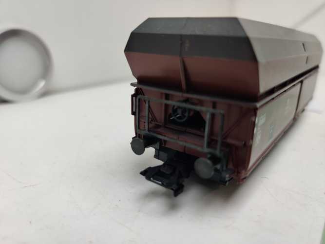 Roco H0 AC 614 669 / vierachsiger Großraum-Selbstentladewagen / NEM / DB / Ladegut Kohle