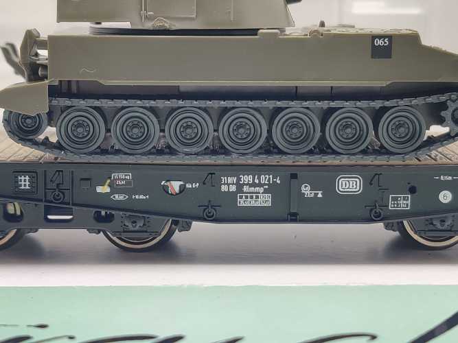Roco H0 DC 67475 Schwerlastwagen Rlmmp belg. Panzerhaubitze M108 / NEM / DB / OVP