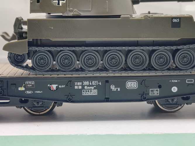 Roco H0 DC 67475 Schwerlastwagen Rlmmp Panzerhaubize M108 Antenne / NEM / DB / OVP