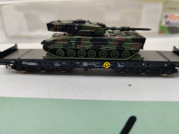 Roco N DC 932 / 6-achziger Schwerlastwagen mit Militärbeladung / OVP