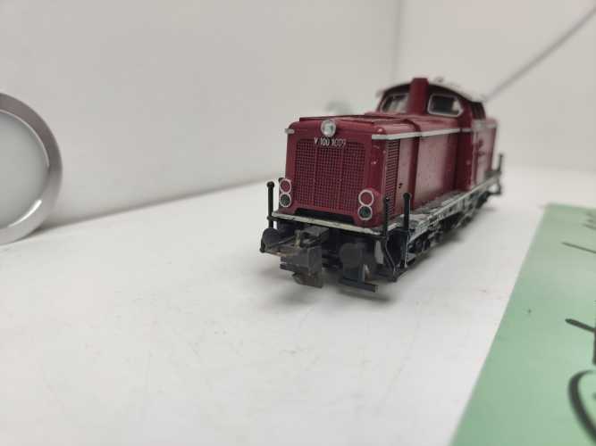Trix DC H0 V100 1009 Diesellok / Rot / DB / Analog