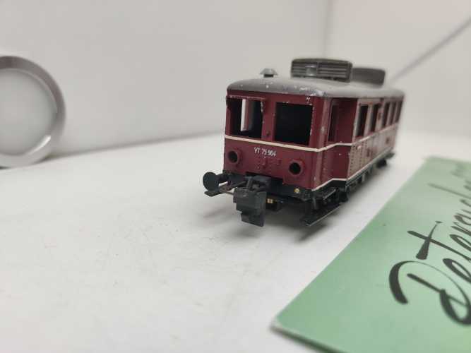 Trix DC H0 VT75 904  Triebwagen / Rot / Analog