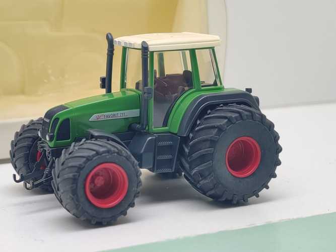 Wiking H0 377 40 31 Landw. Schlepper "Fendt Traktor 711 Vario" / 1:87 / OVP