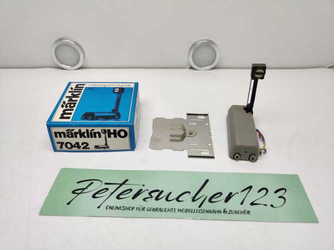 MÄRKLIN H0 1 x Hauptsignal / Sperrsignal 7042 / M-Gleis / Kurze Kabel / OVP