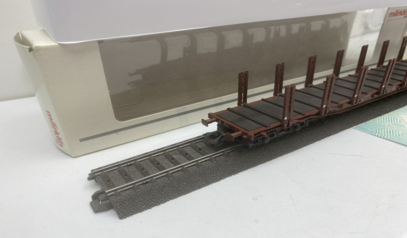 Märklin H0 4771 4-Achser Rungenwagen Braun DB    OVP