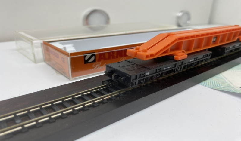 Arnold N DC 4931 DB Tiefladewagen mit orangen Stahlträger MAN  OVP