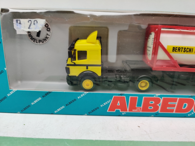 Albedo H0 / 1:87 / 200347 /  Tragwagen LKW Bertschi AG / OVP