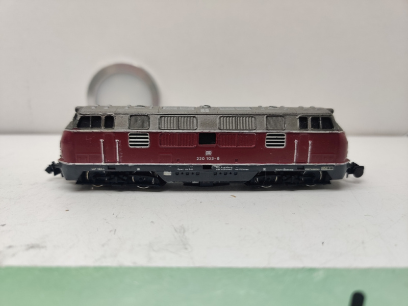 Arnold N DC 0202 / BR220 103-6 Diesellok / Rot / DB / Analog