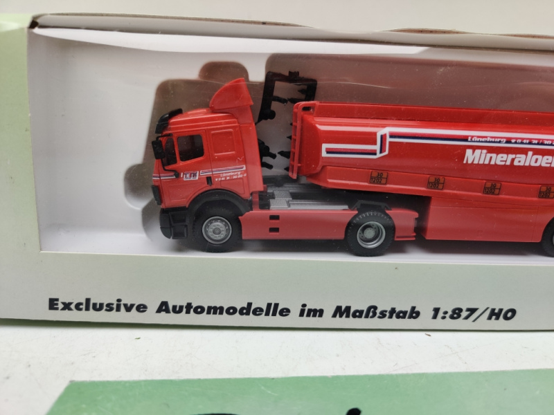 AMW Spezial H0 / 1:87 / 5683.01 Mercedes Benz Tanksattelzug "Mineralöle" / OVP