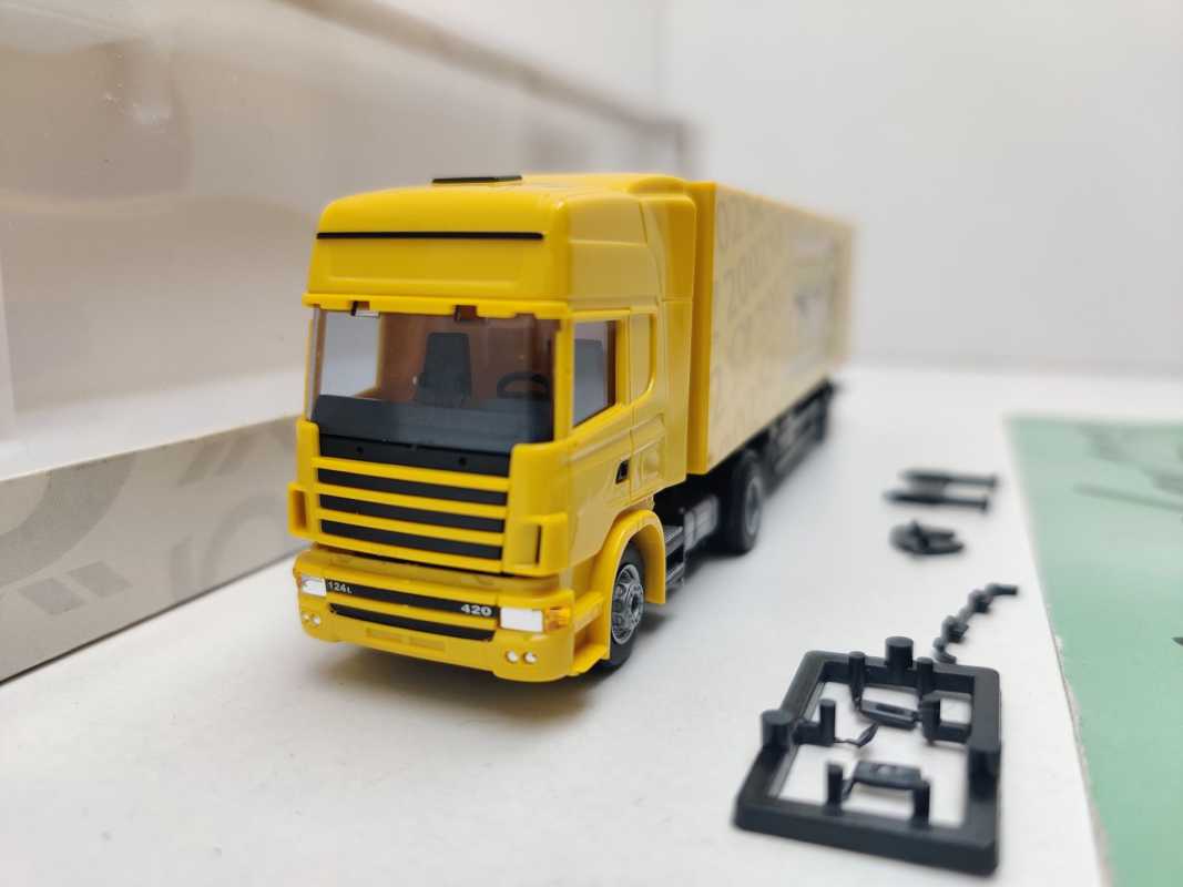 AWM H0 006734 MAN Sattelzug Deutsche Post Jahreswagen'02 / 1:87 / OVP