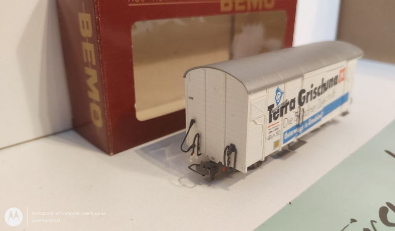 BEMO H0m DC 2283 128 Gedeckter Güterwagen "Terra Grischuna" / Gbk-v 5608 / Rhb / OVP