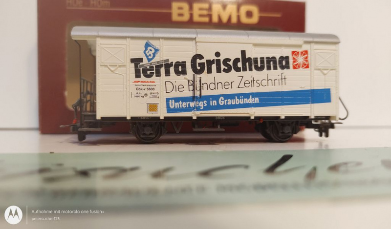 BEMO H0m DC 2283 128 Gedeckter Güterwagen "Terra Grischuna" / Gbk-v 5608 / Rhb / OVP