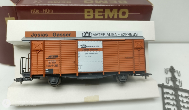 BEMO H0m DC 2266 121  RhB Gb 5021  Gedeckter Güterwagen JOSIAS GASSER BAUMMATERIAL   OVP