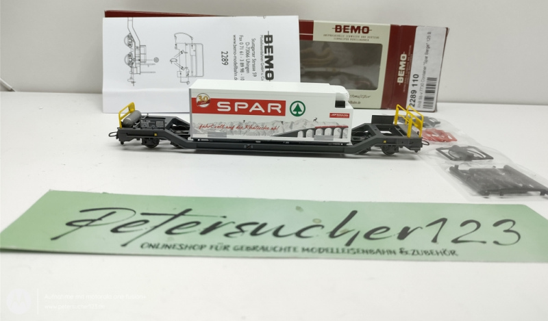 BEMO H0m DC 2289 110 Sb-v 7730 mit Container "SPAR Berge" / RhB / OVP