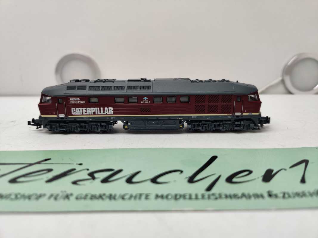 Brawa N DC BR234565-0 / „Ludmilla“-Großdiesellokomotive / CATERPILLAR / Dummy / Rot 