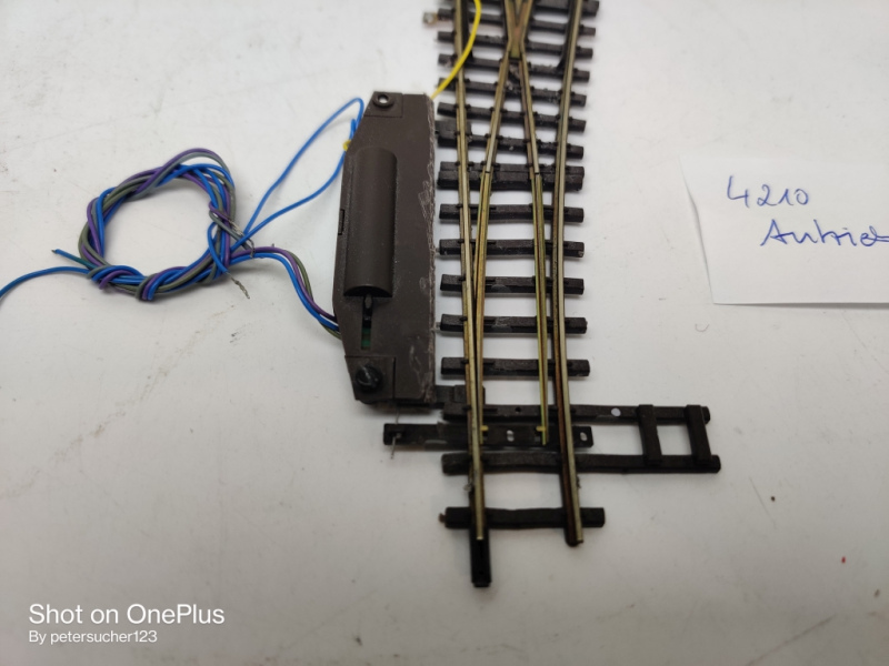Bemo H0m DC 4210 / RhB Weiche rechts 12º 162,3mm + elektrischer Antrieb /Kabel kurz abgeschnitten