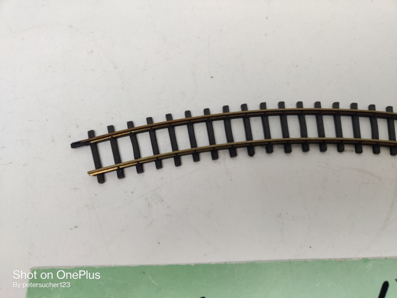 Bemo H0m DC 4230 / 1 x Gebogenes Gleis 30 ° R=330 mm