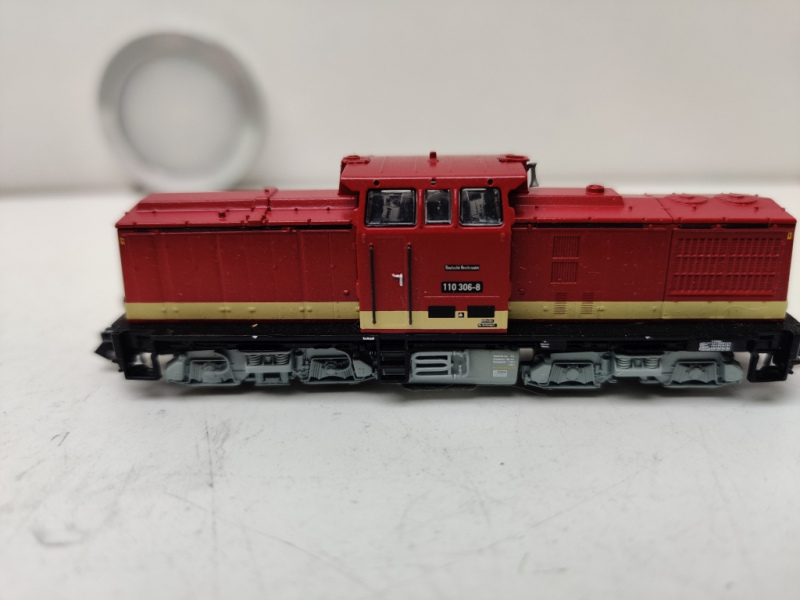 Fleischmann N DC BR110 306-8 Diesellok / Rot / DCC / DR