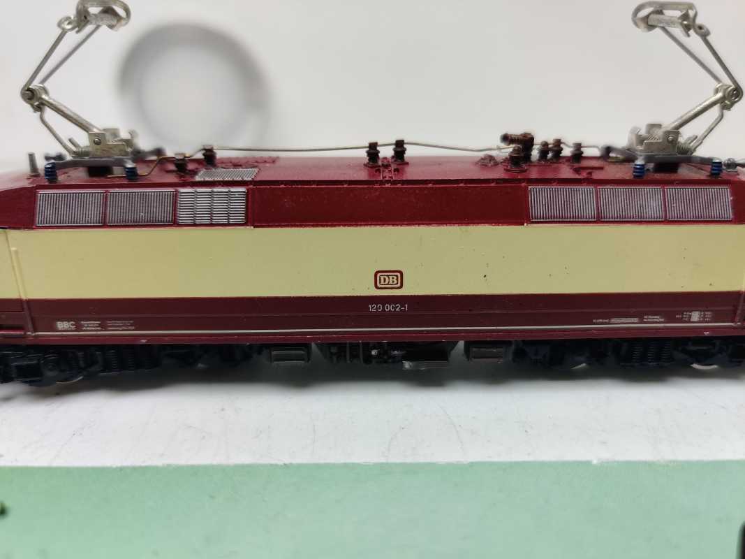 Fleischmann N DC 7350 / BR120 002-1 / TEE-Vorserienlokomotive / DB / eleganten rot-beige (Purpurrot/Elfenbein) / Umbau DCC
