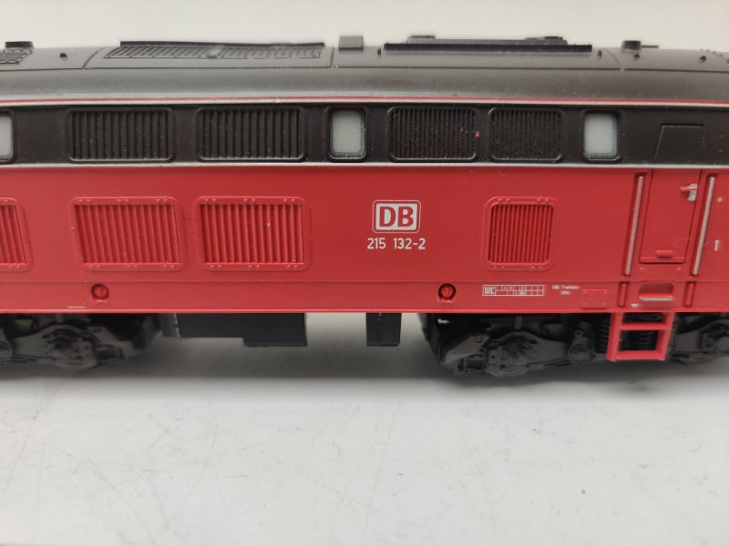 Fleischmann H0 DC BR215 132-2 / Diesellok / Bastler / DB / ROT / Analog