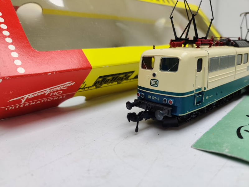 Fleischmann H0 DC 4381 / BR151 107-0 Elektrolok / DB / Analog / OVP