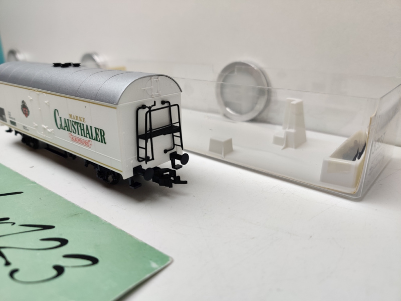 Fleischmann H0 DC 5327 K Gedeckter Güterwagen / Bierwagen "Clausthaler" / OVP