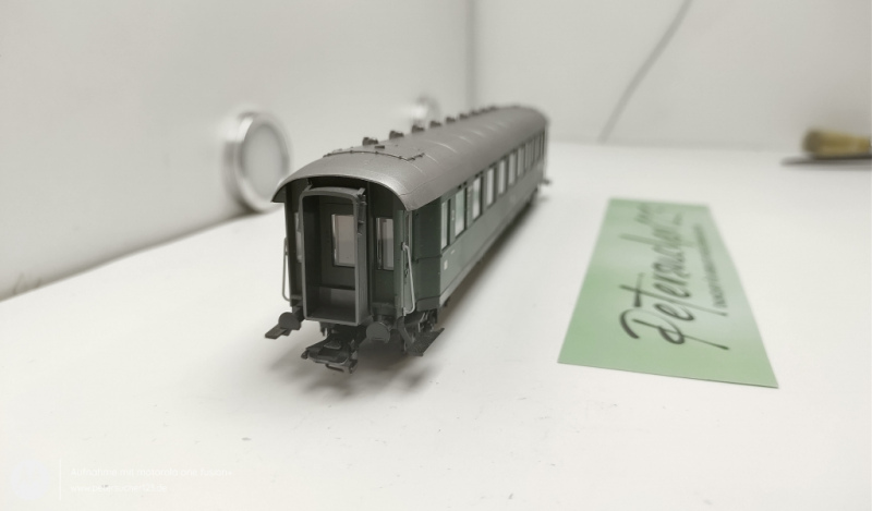 Fleischmann H0 DC 5632 Schnellzug-Abteilwagen 2.Kl B4üwe / NEM / DB