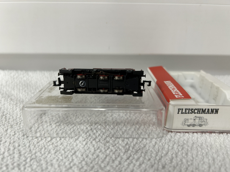 Fleischmann N DC 7225  / V60 415 Diesellok / DB / Analog / Rot / OVP