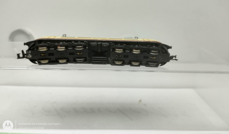 Fleischmann N DC 7375 /  BR103 142-6 Elektrolokomotive Beige / Rot DB