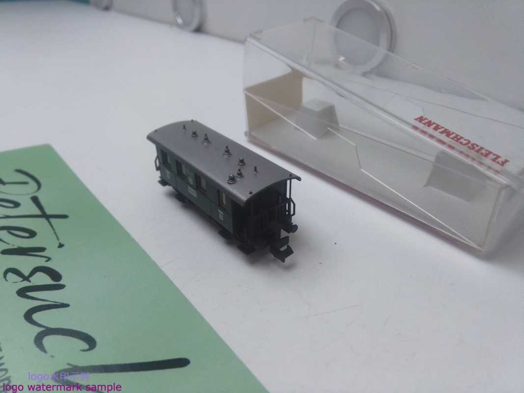 Fleischmann DC N 8051 / 2-achsiger Lokalbahn-Personenwagen / 3. Kl. / (Bauart Ci Pr86 / Citr) / DRG / OVP