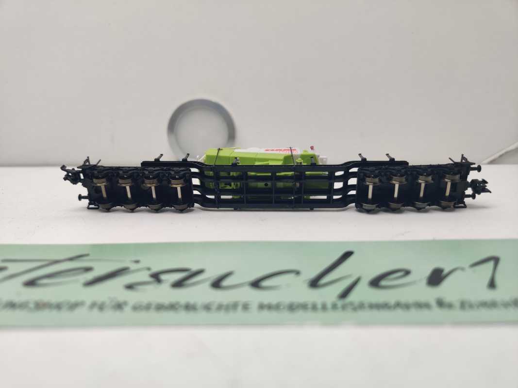 Fleischmann N DC 8299 Schwerlastwagen mit Ladegut / CLAAS Mähdrescher / DB
