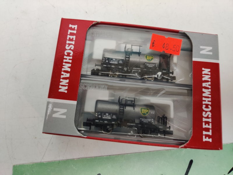Fleischmann N DC 881906 / Set 2 Kesselwagen BP / DB / Ep. III / OVP