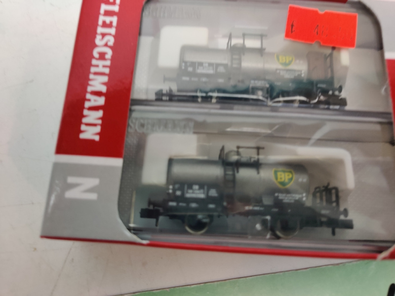 Fleischmann N DC 881906 / Set 2 Kesselwagen BP / DB / Ep. III / OVP