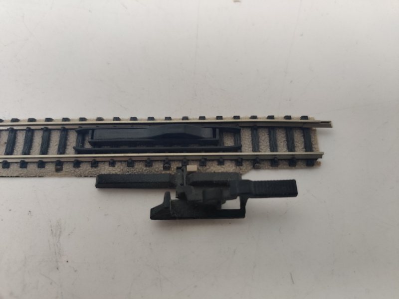Fleischmann N DC 9114 Gerades Funktionsgleis / Entkuppler /111 mm