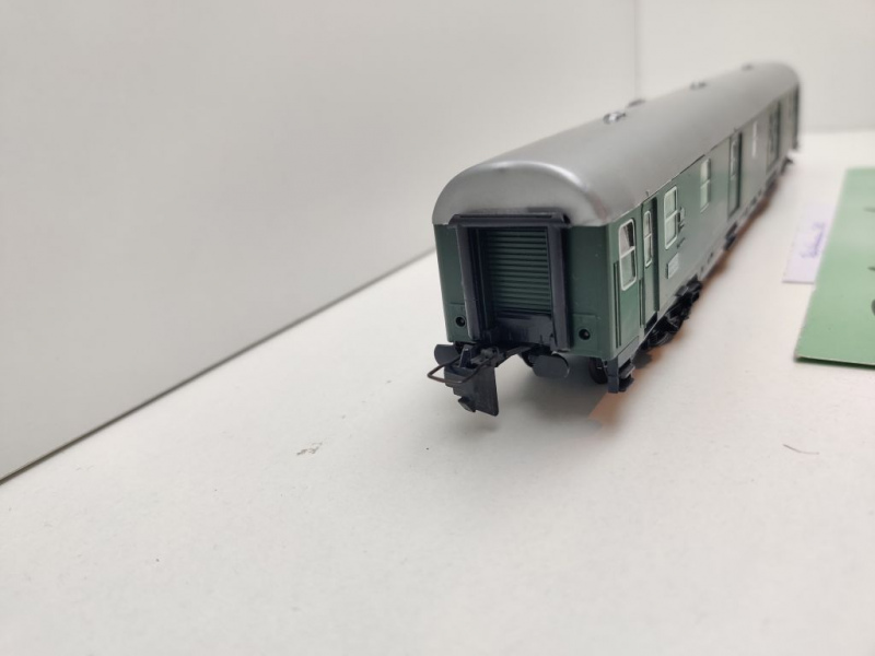 Fleischmann H0 DC 5102 Bahnpostwagen Post mrz oder Post4e / DBP