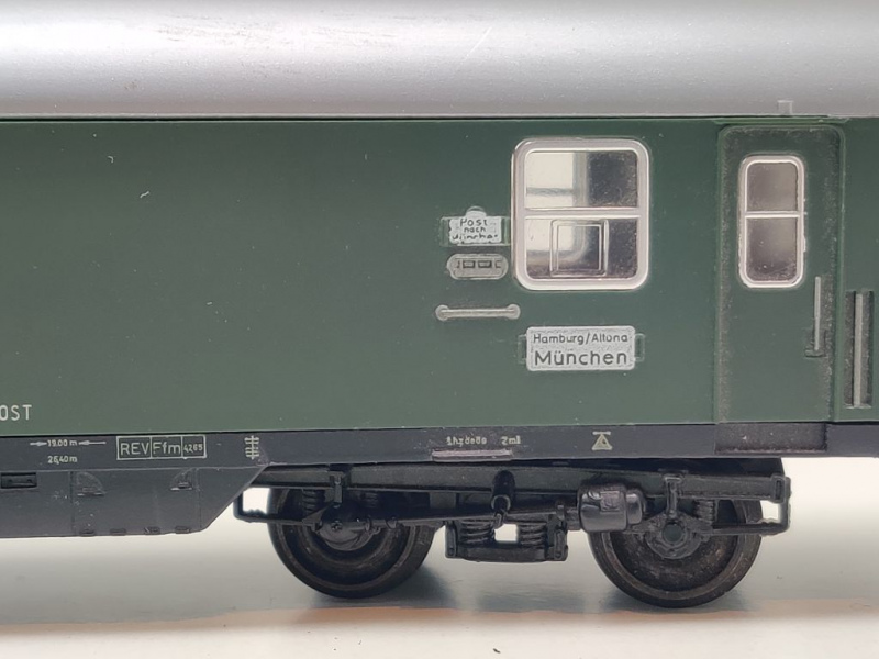 Fleischmann H0 DC 5102 Bahnpostwagen Post mrz oder Post4e / DBP