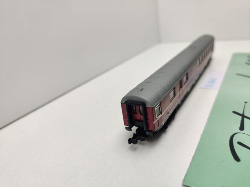 Fleischmann N DC 8112 Speisewagen WRümh132 / DB