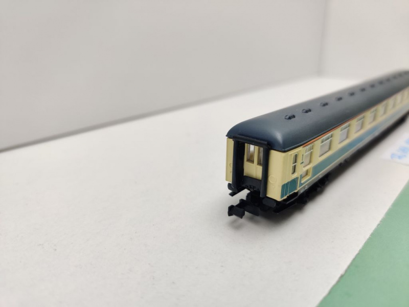 Fleischmann N DC 8191 Schnellzug-Abteilwagen 1.Kl Avümz111 / DB