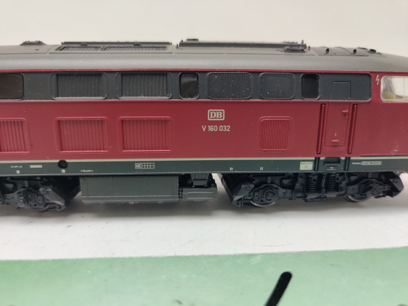 Fleischmann H0 DC V160 032 Diesellok / DB / DCC-Digital / Rot