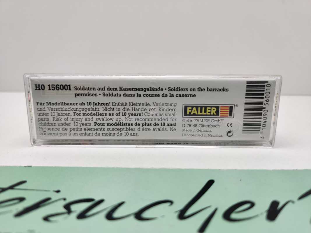 Faller H0 156001 Figuren-Set "Soldaten a.d. Kasernengelände" / 8 Figurinen / OVP