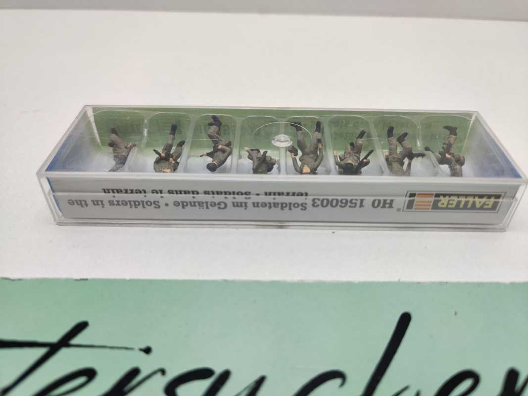 Faller H0 156003 Figuren-Set "Soldaten im Gelände" / 8 Figurinen / OVP