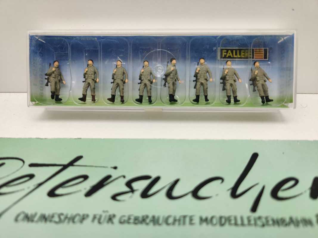 Faller H0 156008 Figuren-Set "Infantristen im Marsch" / 8 Figurinen / OVP