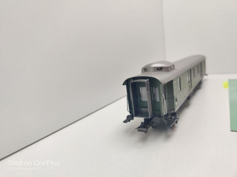 Fleischmann H0 DC 5630 Schnellzug-Gepäckwagen / Pw4üe / NEM / DB