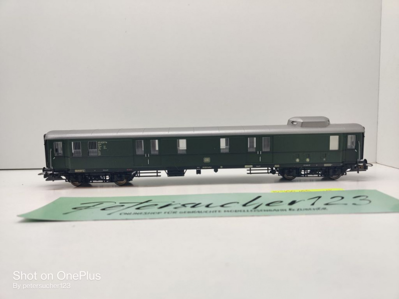 Fleischmann H0 DC 5630 Schnellzug-Gepäckwagen / Pw4üe / NEM / DB
