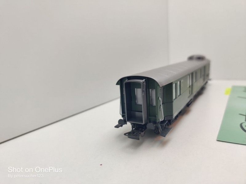Fleischmann H0 DC 5630 Schnellzug-Gepäckwagen / Pw4üe / NEM / DB